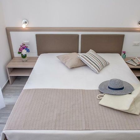 Bed and Breakfast A Un Passo Dal Mare Вьесте Экстерьер фото