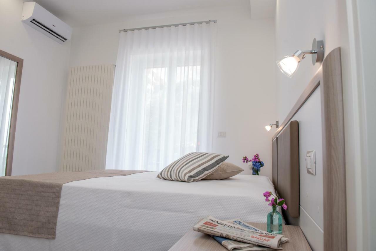 Bed and Breakfast A Un Passo Dal Mare Вьесте Экстерьер фото